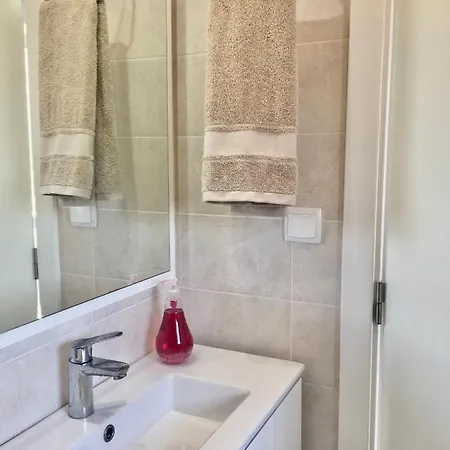 Torrezinha- Moradia Moderna Em Com Piscina * Salir de Porto