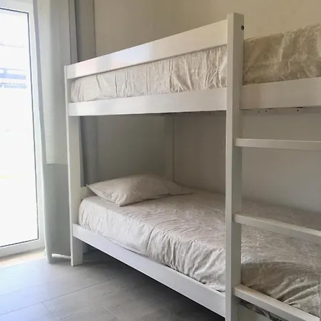 Torrezinha- Moradia Moderna Em Com Piscina Holiday home *