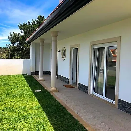 Torrezinha- Moradia Moderna Em Com Piscina Salir de Porto