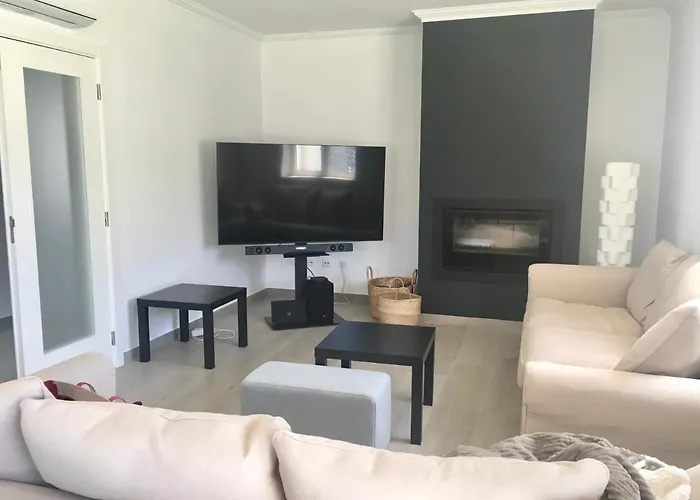 Torrezinha- Moradia Moderna Em Com Piscina * Salir de Porto