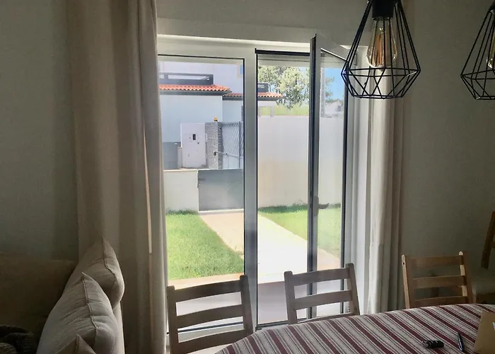 Nyaraló Torrezinha- Moradia Moderna Em Com Piscina *