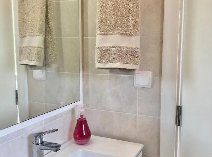 Torrezinha- Moradia Moderna Em Com Piscina * Salir de Porto