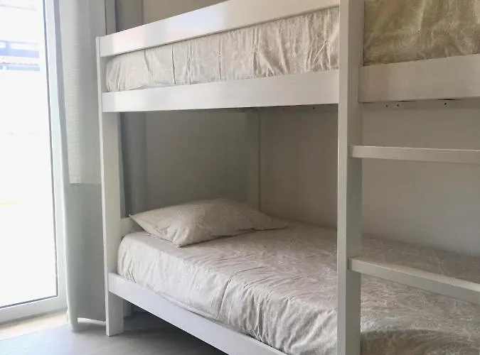 Torrezinha- Moradia Moderna Em Com Piscina 펜션 *