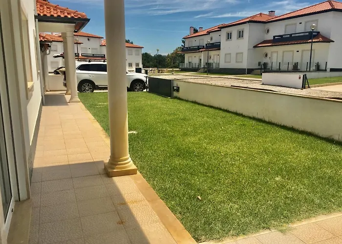 Torrezinha- Moradia Moderna Em Com Piscina *