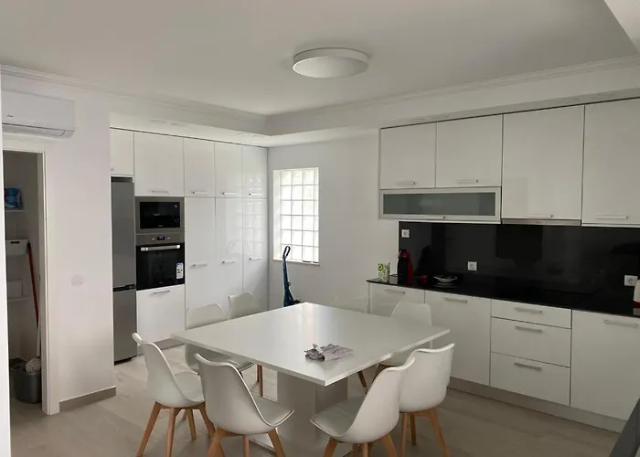 펜션 Torrezinha- Moradia Moderna Em Com Piscina